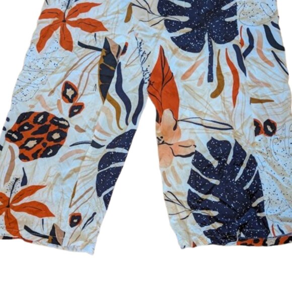 White Floral Jumpsuit Size  Medium - Picture 6 of 10